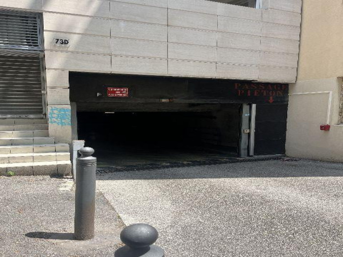 location-parking-box-Marseille-13006-