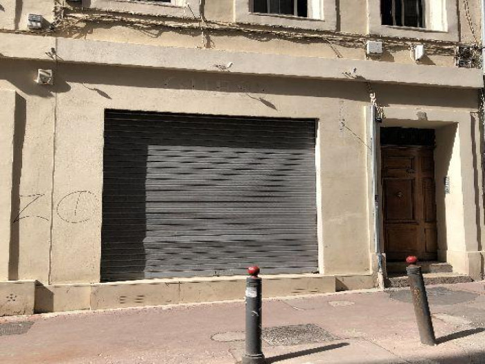 location-boutique-Marseille-13001-1 pièce