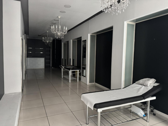 location-boutique-Marseille-13001-1 pièce
