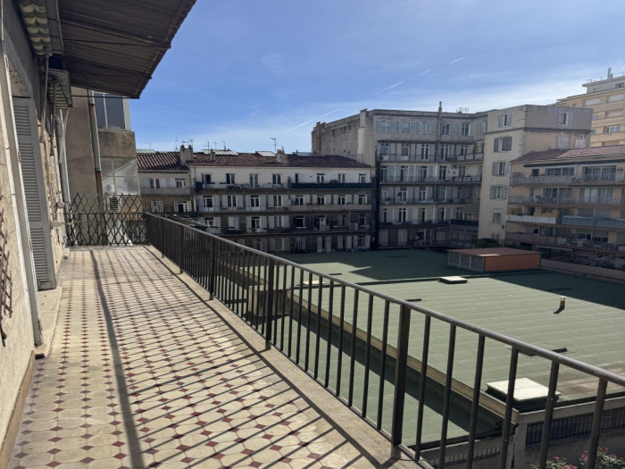 vente-appartement-Marseille-13008-5 pièces