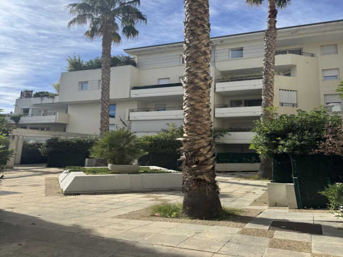 vente-appartement-Marseille-13008-1 pièce