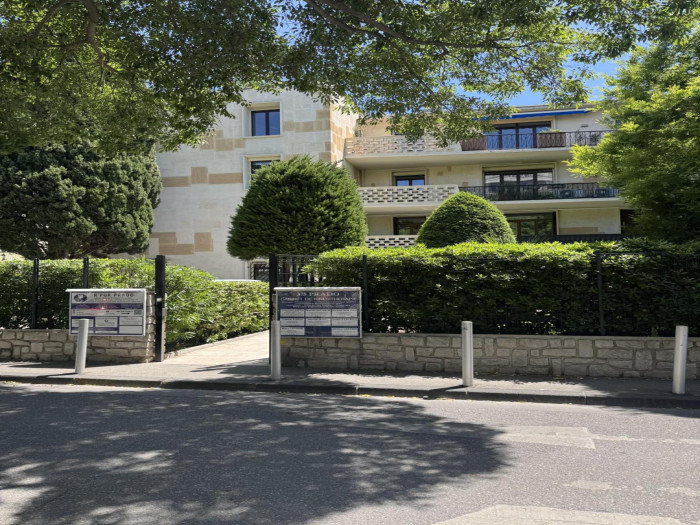 location-bureaux-Marseille-13008-2 pi&egrave;ces