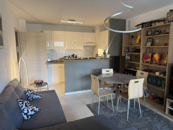 vente-appartement-Marseille-13006-2 pi&egrave;ces