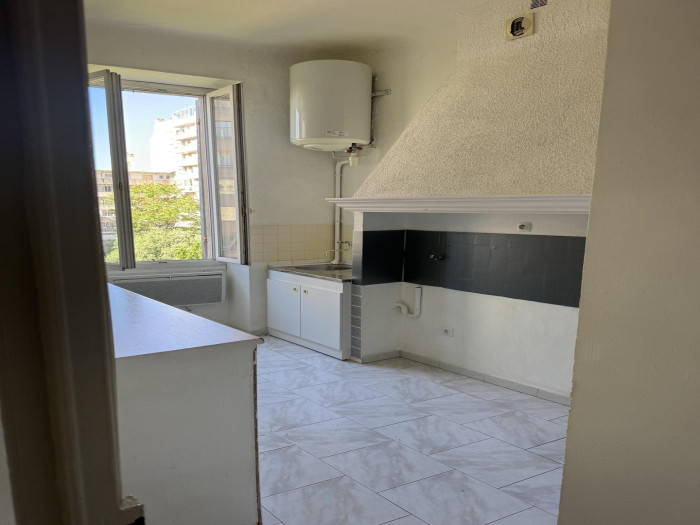 location-appartement-Marseille-13004-1 pi&egrave;ce