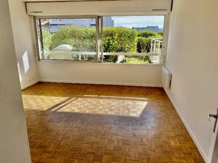location-appartement-Marseille-13005-1 pi&egrave;ce
