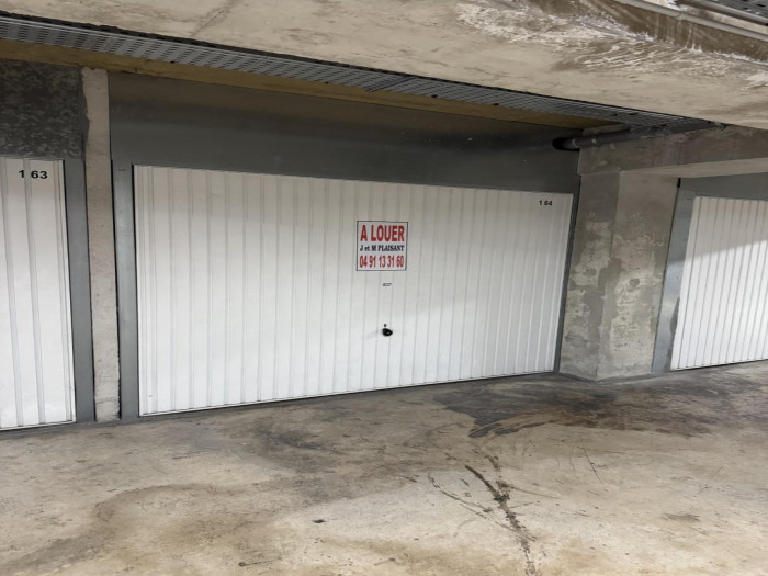 location-parking-box-Marseille-13008-
