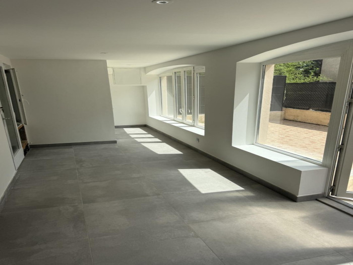 location-appartement-Le-Beausset-83330-2 pi&egrave;ces