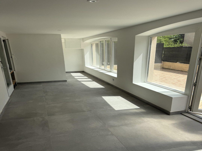 location-appartement-Le-Beausset-83330-2 pi&egrave;ces